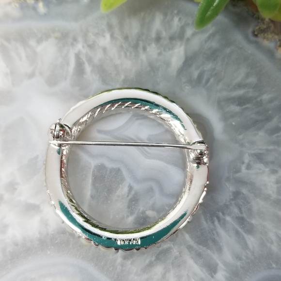 Vintage Crown Trifari Faux Pearl Brooch - Picture 4 of 7